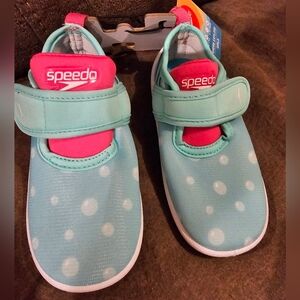 Pastel green polka dot kids speedo beach swim shoes size medium‎ 7/8